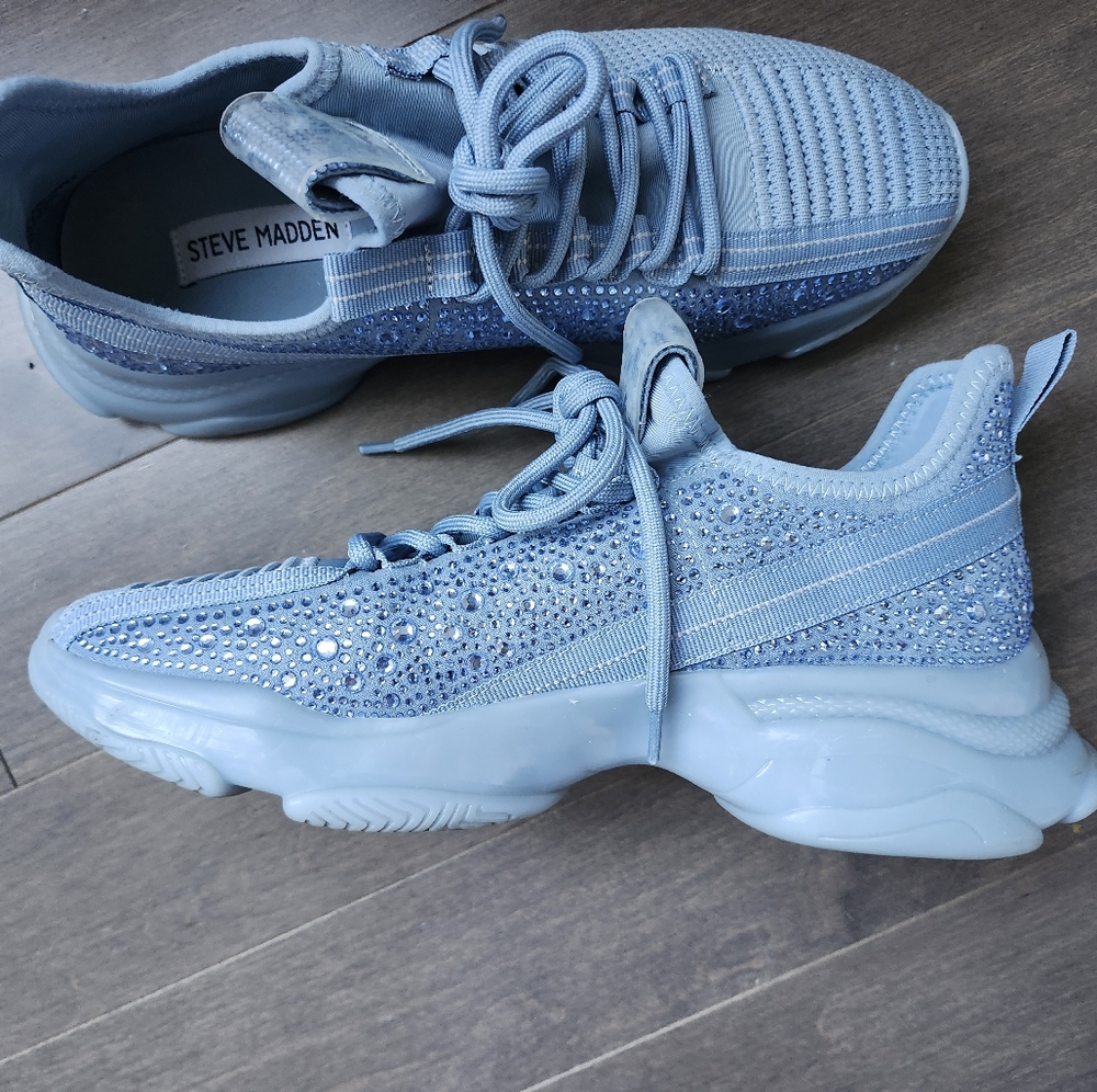 ✨ Steve Madden Maxima Bling Sneakers – Light BlueSize: Fits like 8.5
